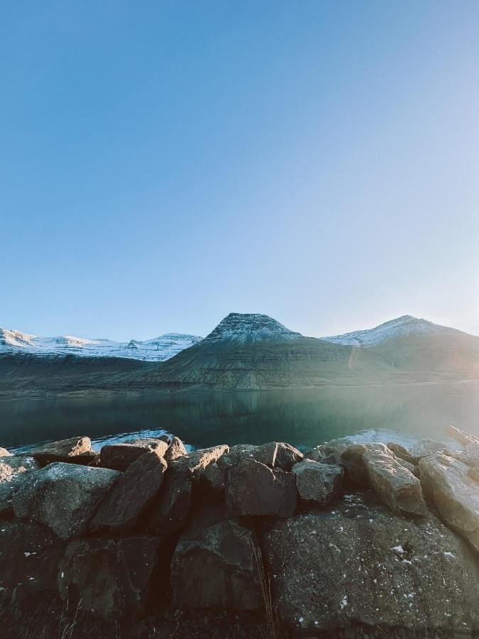 Reydarfjordur Taergesen Guesthouse מראה חיצוני תמונה